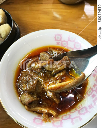 ミャンマー料理 ヤンゴンで食べたビルマ料理(ホルモンのカレー) ミャンマー料理 ヤンゴンで食べたビルマ料理(ホルモンのカレー) 88059650