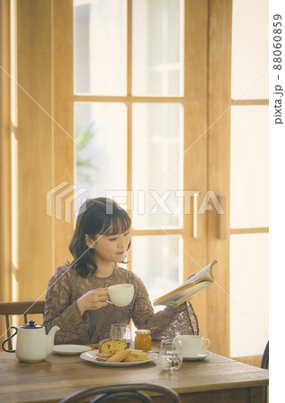 読書　お茶 88060859