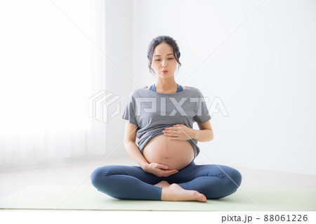 マタニティヨガイメージ 妊婦 マタニティヨガイメージ 妊婦 88061226