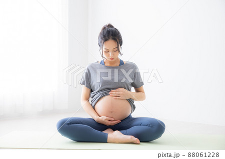 マタニティヨガイメージ 妊婦 マタニティヨガイメージ 妊婦 88061228
