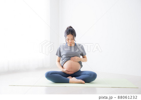 マタニティヨガイメージ 妊婦 マタニティヨガイメージ 妊婦 88061232