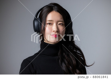 女性　ミュージック 88061841