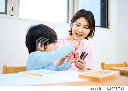 屋内保育イメージ 88063711