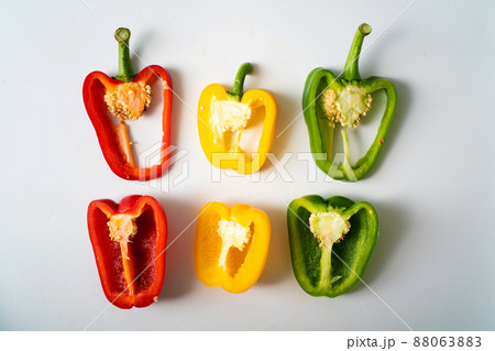 Slice sweet chilli peper on white background 88063883