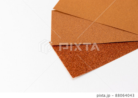 ざらざらした表面のサンドペーパー 88064043