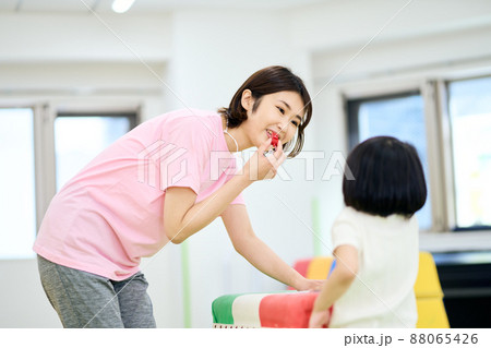 屋内保育イメージ 88065426