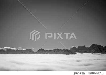 Cloud of sea  88066148