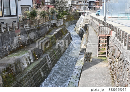 高山市江名子川 88066345