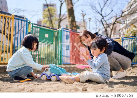 屋外保育イメージ 88067558