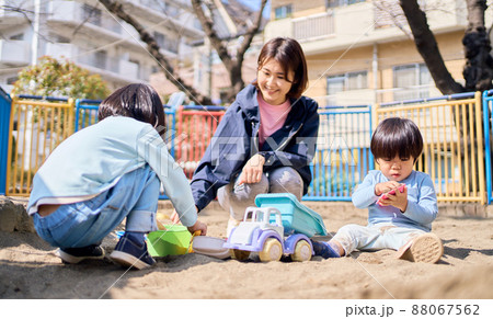 屋外保育イメージ 88067562