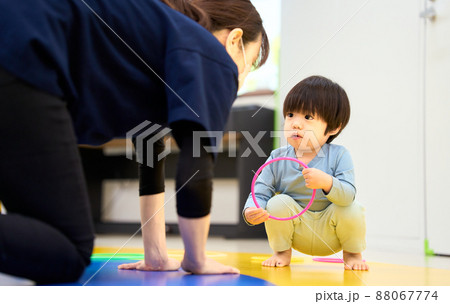 屋内保育イメージ 88067774
