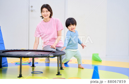 屋内保育イメージ 88067859