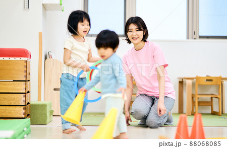 屋内保育イメージ 88068085