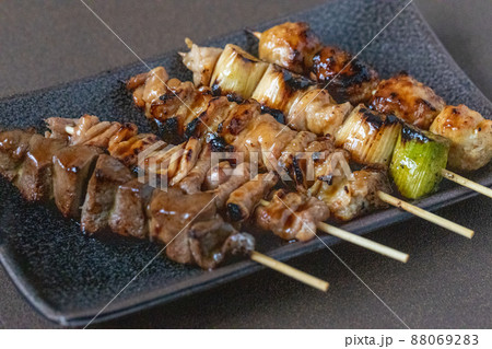焼鳥たれ味の盛り合わせ 88069283