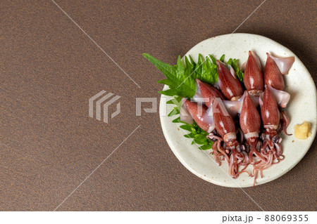 新鮮なホタルイカ 新鮮なホタルイカ 88069355