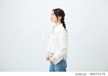 ファッション 若いキレイな女性 ファッション 若いキレイな女性 88070176