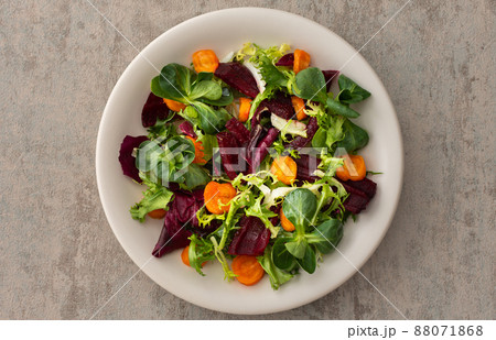 Mixed salad with boiled carrots and beetroot Mixed salad with boiled carrots and beetroot 88071868
