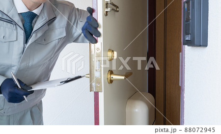 玄関の扉(鍵)の修理・交換　見積・調査イメージ 88072945