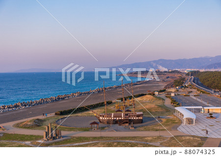 (静岡県)朝の、ふじのくに田子の浦みなと公園 (静岡県)朝の、ふじのくに田子の浦みなと公園 88074325