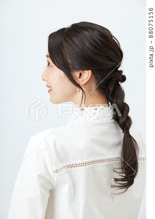 ファッション　若いキレイな女性 88075156