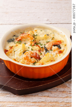 エビとポテトのマカロニグラタン 88077367