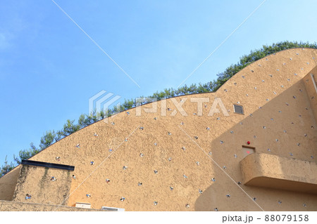 変わったデザインの建物（多治見市モザイクタイルミュージアム　岐阜県 多治見市） 88079158