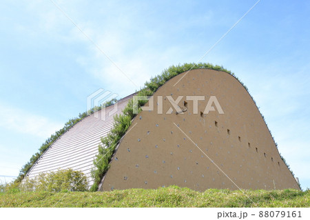 変わったデザインの建物（多治見市モザイクタイルミュージアム　岐阜県 多治見市） 88079161