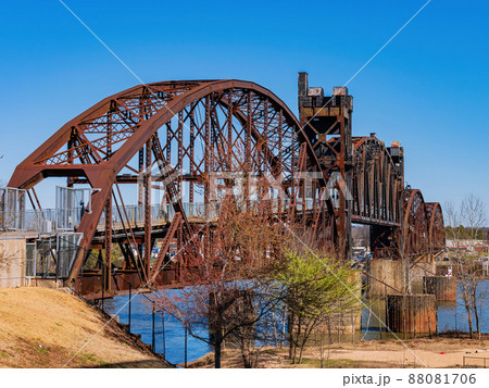Sunny view of the historical Clinton Presidential Park Bridge Sunny view of the historical Clinton Presidential Park Bridge 88081706