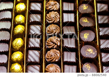 Chocolates Chocolates 88082540