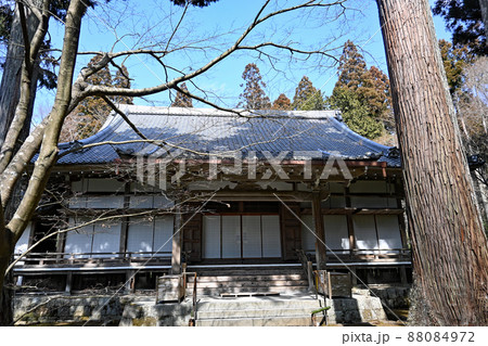 【寺社仏閣】京都大原三千院 金色不動堂 【寺社仏閣】京都大原三千院 金色不動堂 88084972
