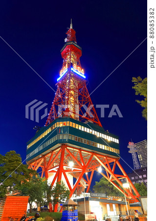 北海道】札幌テレビ塔の夜景（札幌大通公園）の写真素材 [88085382