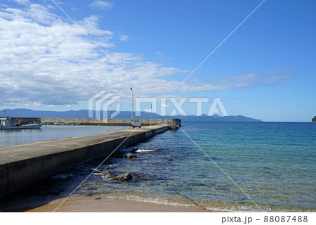 【京都府】舞鶴 三浜海岸(竜宮浜)の美しい海 京都府舞鶴市 【京都府】舞鶴 三浜海岸(竜宮浜)の美しい海 京都府舞鶴市 88087488