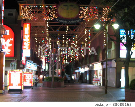 夜のアーケード 88089162