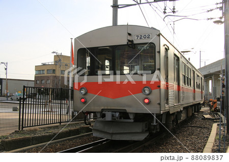 夕方の北陸鉄道石川線 7200形 88089837