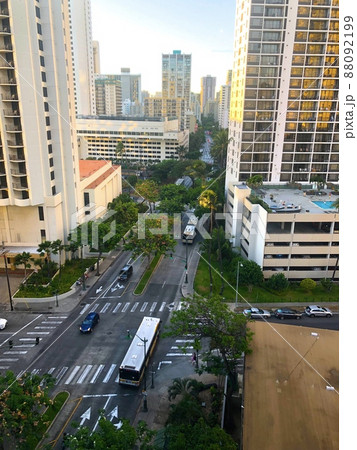 『ハワイ』夕日にあたる高層ビルの風景 『ハワイ』夕日にあたる高層ビルの風景 88092199