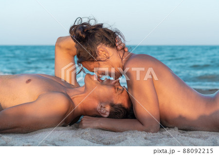 nudiest beach couple  amanaimages PLUS - アマナイメージズ