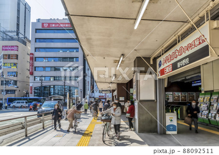 東京の都市風景 中野駅 東京の都市風景 中野駅 88092511