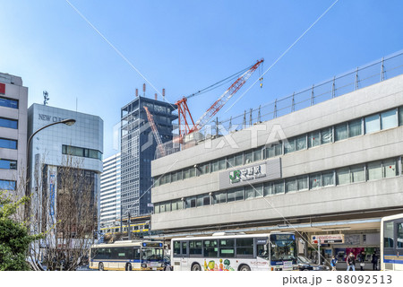 東京の都市風景　中野駅 88092513