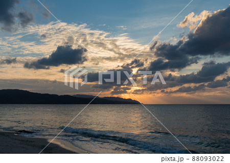大浜海浜公園の夕日 88093022