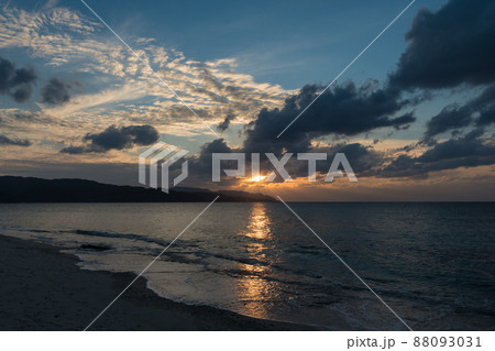 大浜海浜公園の夕日 88093031