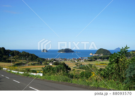【京都府】舞鶴　三浜海岸（竜宮浜）の美しい海　京都府舞鶴市 88093570