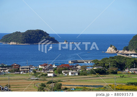 【京都府】舞鶴　三浜海岸（竜宮浜）の美しい海　京都府舞鶴市 88093573