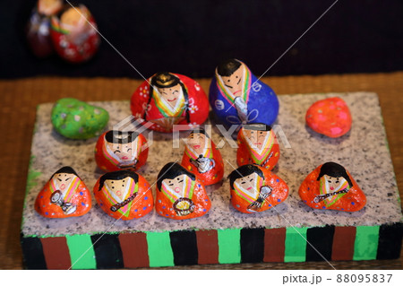 石ころに彩色したお雛様がかわいかったです 88095837