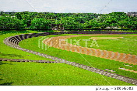 快晴の稲城中央公園 総合グラウンド(東京都稲城市) 快晴の稲城中央公園 総合グラウンド(東京都稲城市) 88096082