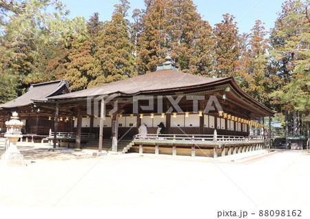 青空の御影堂　壇上伽藍　高野山　世界遺産　和歌山県 88098162