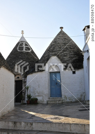 イタリア、アルベロベッロ、トゥルッリ 88098470