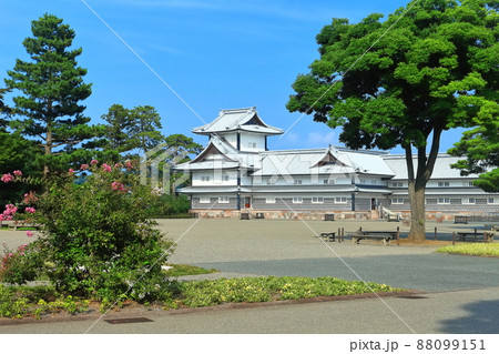 【石川県】晴天下の金沢城 菱櫓 【石川県】晴天下の金沢城 菱櫓 88099151