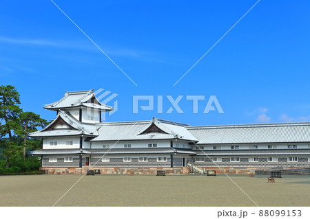【石川県】晴天下の金沢城 菱櫓 【石川県】晴天下の金沢城 菱櫓 88099153
