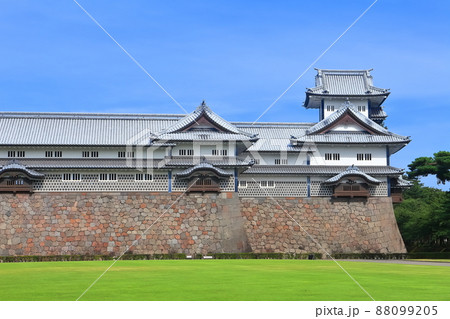 【石川県】晴天下の金沢城 菱櫓 【石川県】晴天下の金沢城 菱櫓 88099205