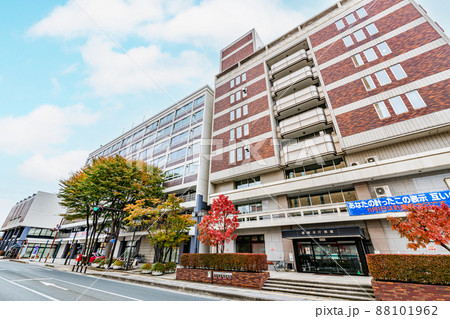 岩手県盛岡市　晴天の盛岡市役所 88101962